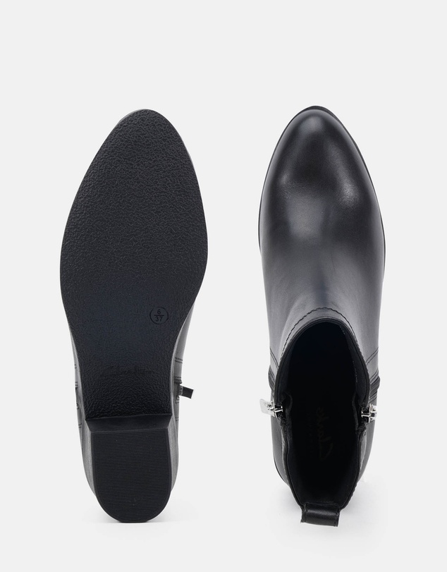 Clarks - Fienna Black