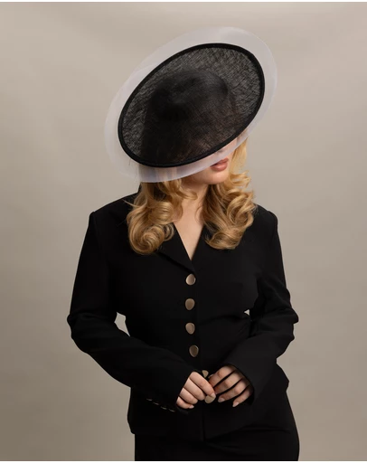 Morgan & Taylor - Viviana Plate Fascinator in Black