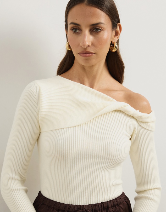 Atmos&Here - Alora Long Sleeve Knit Top With Twist Detail