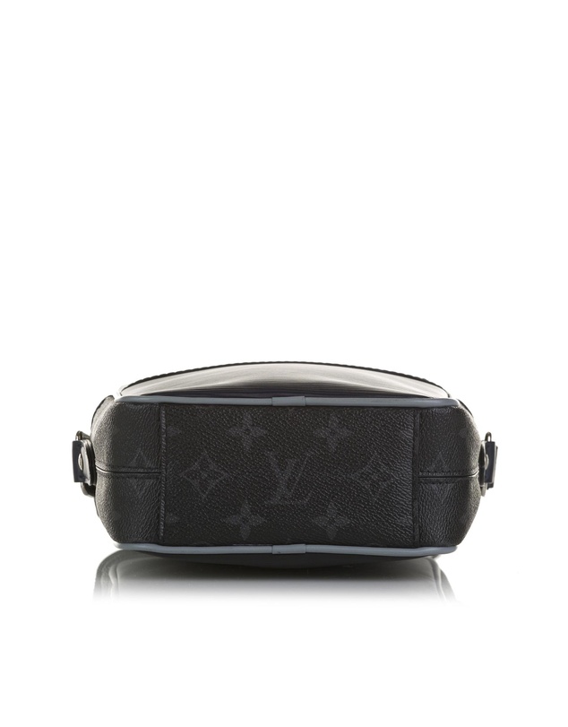 Pre-Loved by Azura Reborn - Pre-Loved louis vuitton Pochette Crossbody Bag