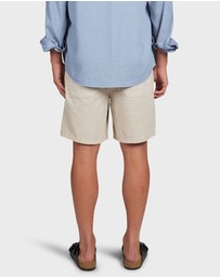 Academy Brand - Newman Oxford Short