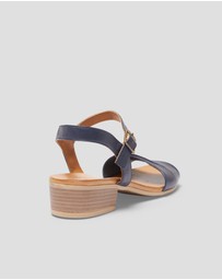 Easy Steps - Maisy