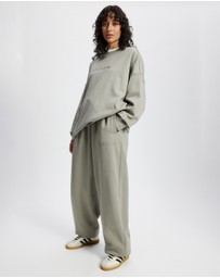 adidas Originals - Essentials Linear Oversized Jogger Pants