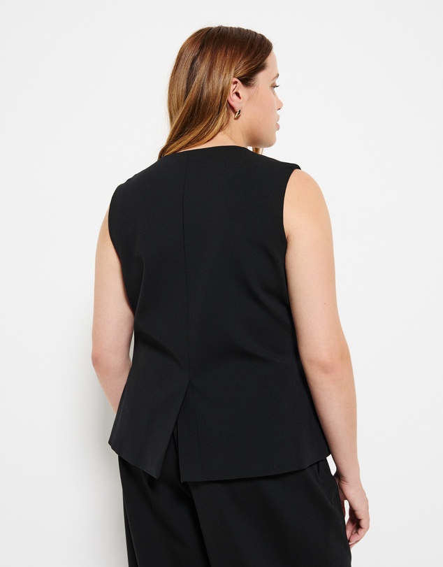 Commonry - Andrea Vest