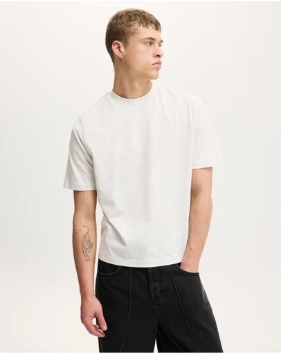 Cotton On - Cropped Fit T-Shirt