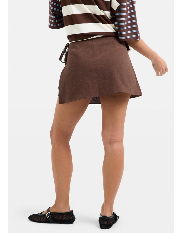 Subtitled - Kay Skort