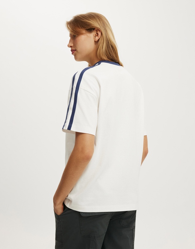 Cotton On - V Neck Oversized Graphic Tee