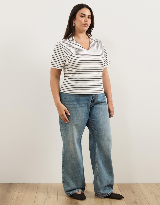 Atmos&Here Curvy - Stripe V-Neck Top