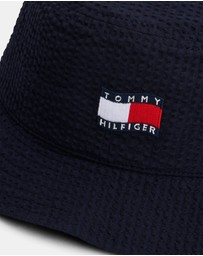 Tommy Hilfiger - Kids' Wavy Flag Seersucker Bucket Hat