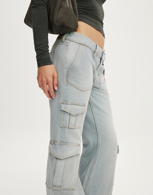 Cotton On - Low Relaxed Flare Jean
