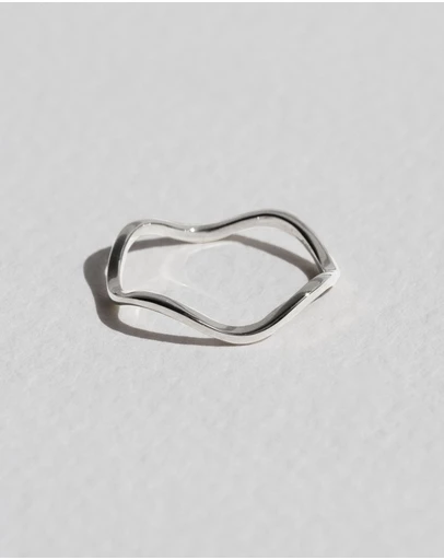 SAINT VALENTINE - Vera Wave Ring - Silver