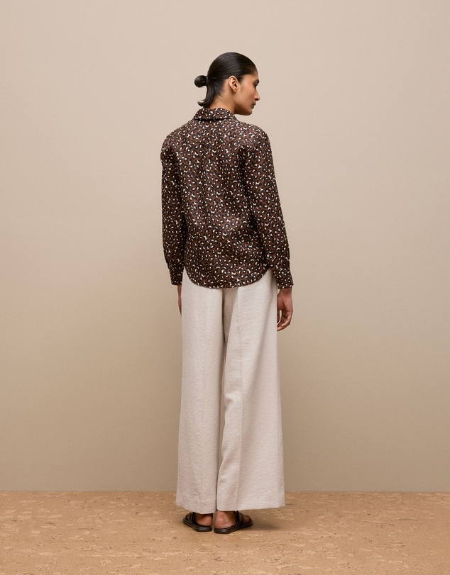 Trenery - Leopard Linen Shirt in Bitter Chocolate