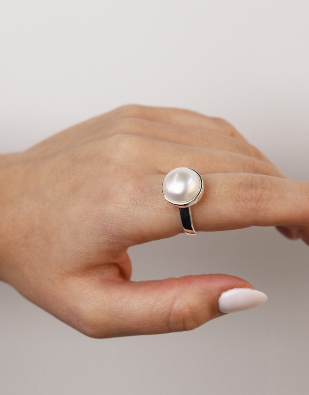 Von Treskow - Round Pearl Ring (12MM)