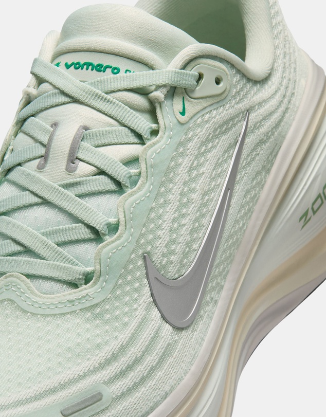 Nike - Vomero Plus - Women's