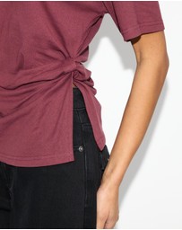 Dazie - Ava Twist Detail Short Sleeve Tee