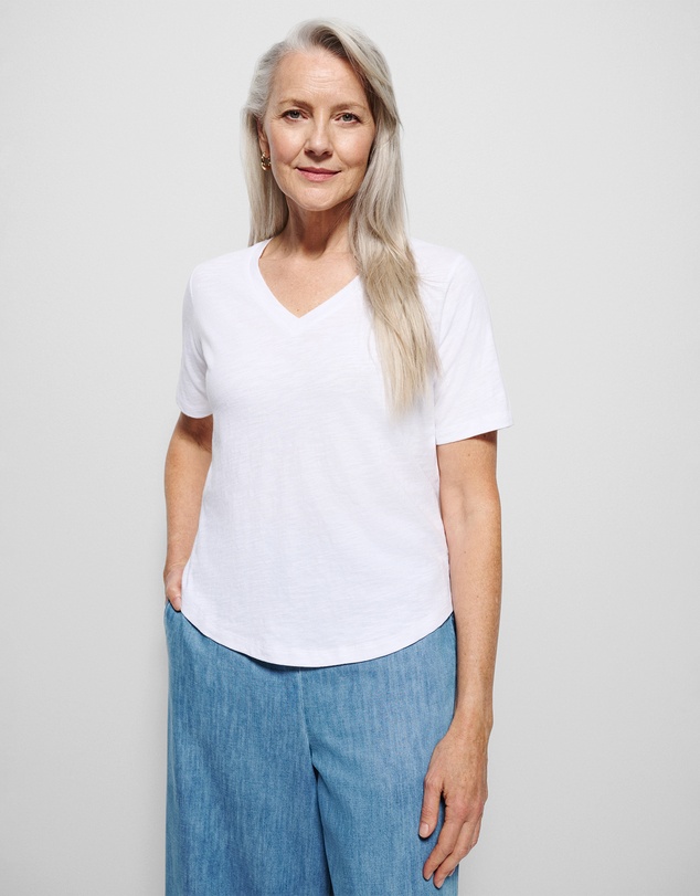 Commonry - Rue V Neck Tee