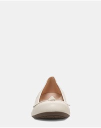 Vionic - Amorie Ballet Flat - Cream Wavy