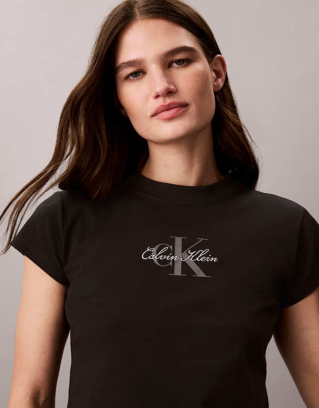 Calvin Klein Jeans - Script Monologo Baby Tee