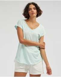 Amelius - Sadie V Neck Tee