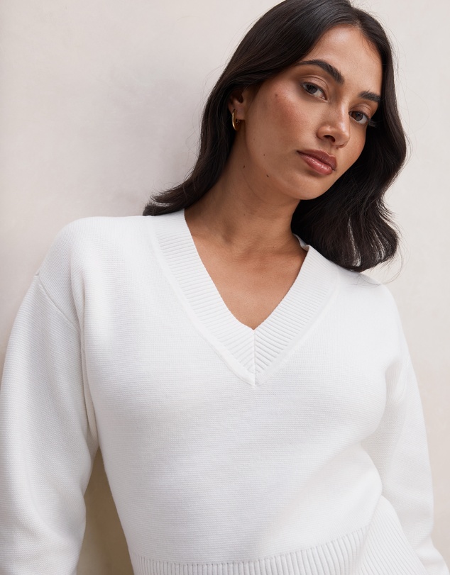 Forever New - Raya V Neck Sweater
