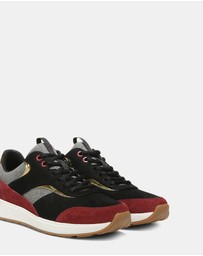 Vionic - Nova Casual Sneaker - Black/Shiraz