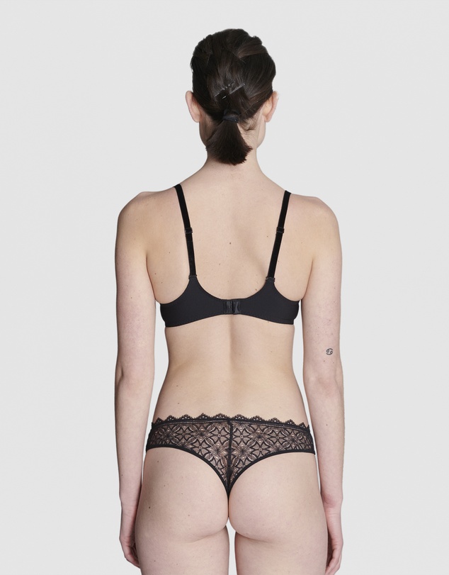 Simone Perele - Escale Tanga