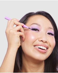 The Quick Flick - Two In One Adhesive Liner