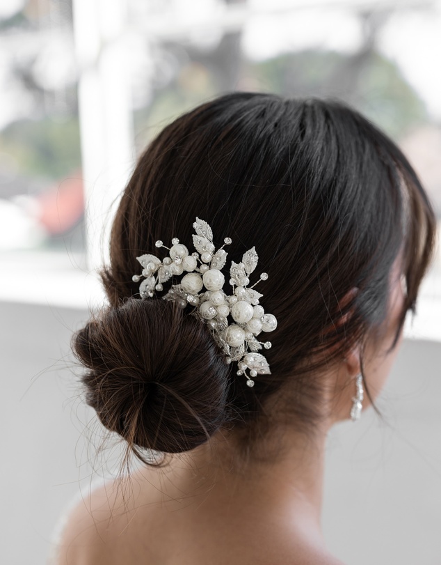 Ivory Knot - Vera Hair Clip