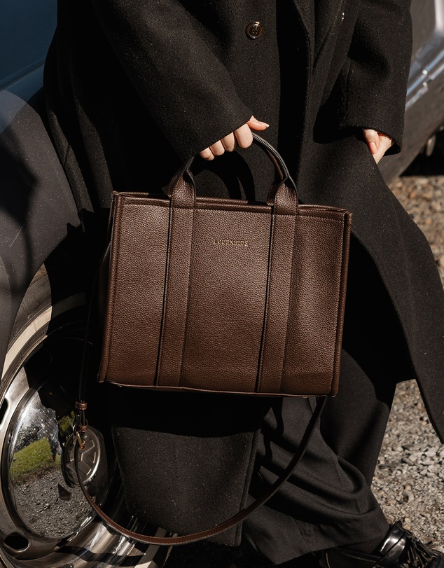 Louenhide - Manhattan Tote Bag