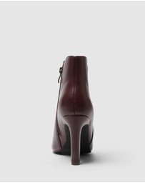 SPURR - Holt - ONLINE EXCLUSIVE