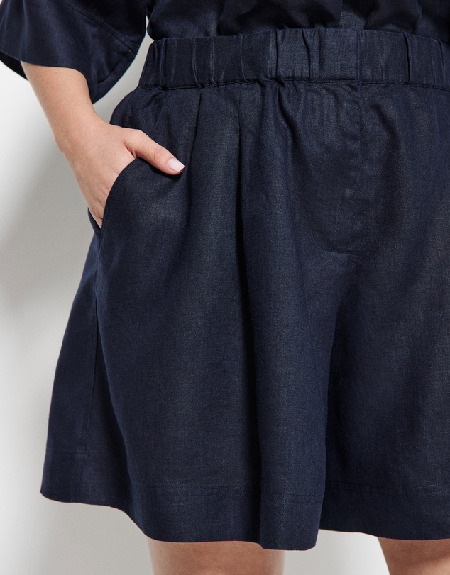 Commonry - Lucie Short