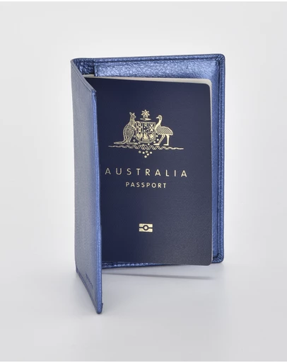 Cobb & Co - Billy Metallic Leather RFID Passport Holder