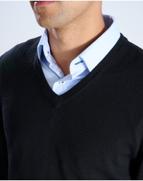 3 Wise Men - 3 Wise Men Fisher V Neck Merino Knit - Black