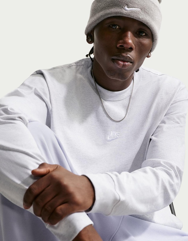 Nike - Sportswear Premium Essentials Long-Sleeve T-Shirt