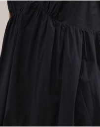 Atmos&Here - Louisa V-Neck Midi Dress