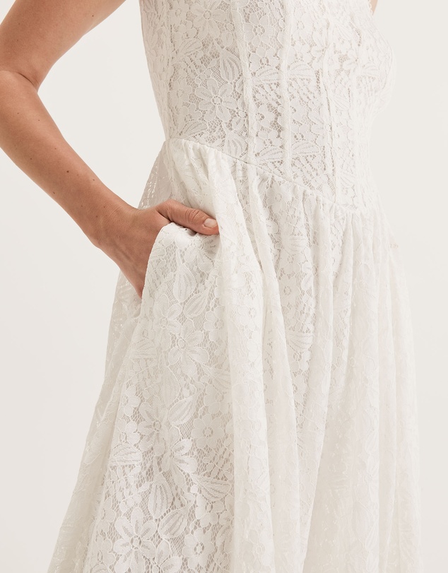 Review - Jolie Lace Dress