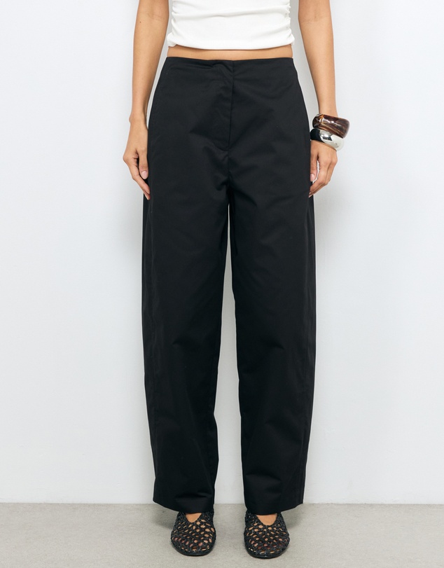 AERE - Organic Cotton Twill Barrel Leg Trousers