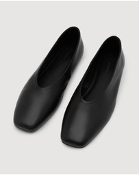 Assembly Label - Andrea Ballet Flats