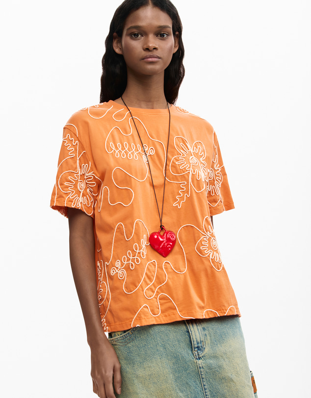 Desigual - T-shirt with embroidered flowers