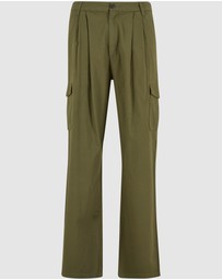 Urban Classics - Wide Pleated Cargo Pants - Light Olive