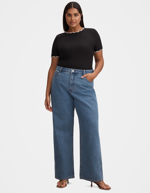 Forever New Curve - Rebecca Curve Scallop Trim T-shirt