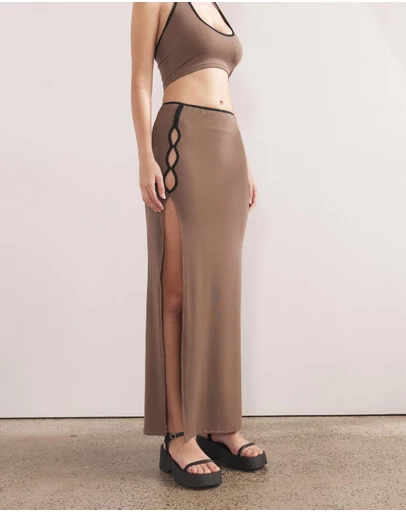 Dazie - Mirage Cut Out Slit Front Midi Skirt
