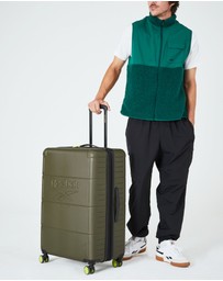 Reebok - Reebok Wanderer 67cm Medium Hard Shell Suitcase
