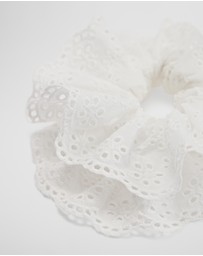 Country Road - Lace Scrunchie