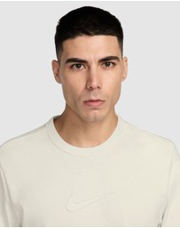 Nike - Sportswear Premium Essentials T-Shirt