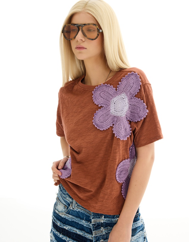 THE TALES - The Tales Crochet Flower Field Tee