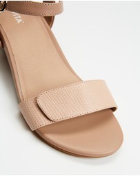 Mia Vita - Nelly Wedge Sandal - Pink