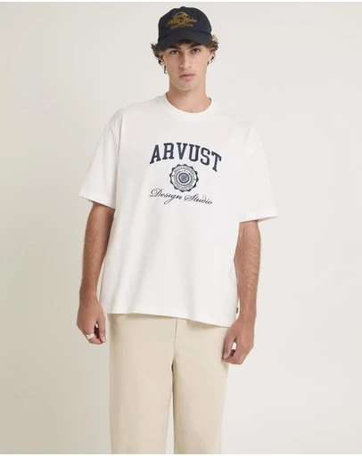 Arvust - College T-Shirt