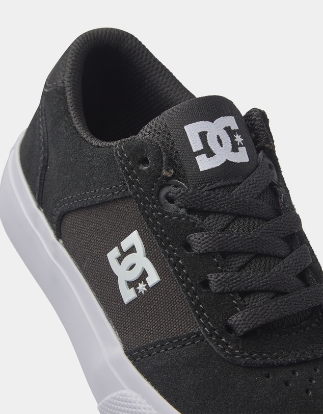 DC Shoes - Boys 8 to 16 Teknik Skate Shoes