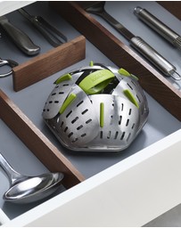 Joseph Joseph - Bloom™ Stainless Steel Folding Steamer Basket (Green)